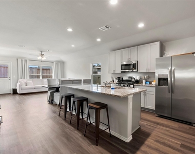 25483 Carnation Court - Photo Thumbnail 12
