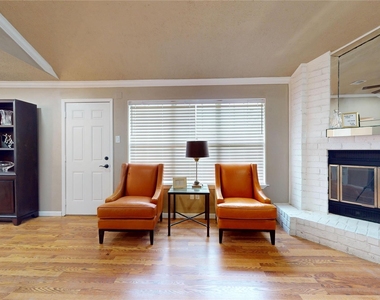 1022 Manorglen Drive - Photo Thumbnail 10