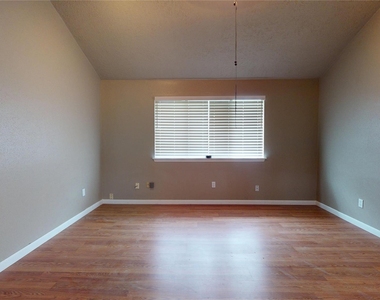 1022 Manorglen Drive - Photo Thumbnail 24