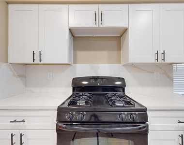 1022 Manorglen Drive - Photo Thumbnail 16