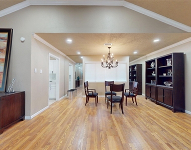 1022 Manorglen Drive - Photo Thumbnail 11