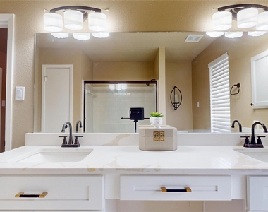 1022 Manorglen Drive - Photo Thumbnail 29
