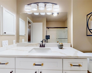 1022 Manorglen Drive - Photo Thumbnail 36