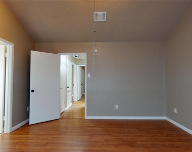 1022 Manorglen Drive - Photo Thumbnail 27