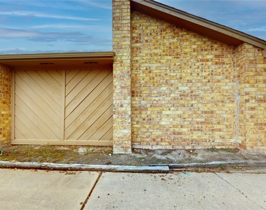 1022 Manorglen Drive - Photo Thumbnail 1