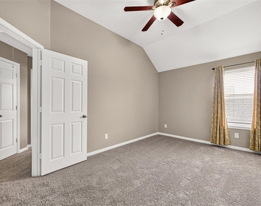 4507 Lakefront Terrace Drive - Photo Thumbnail 24