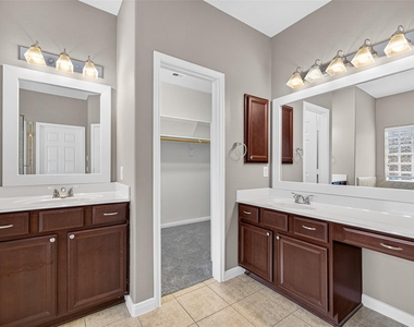 4507 Lakefront Terrace Drive - Photo Thumbnail 14