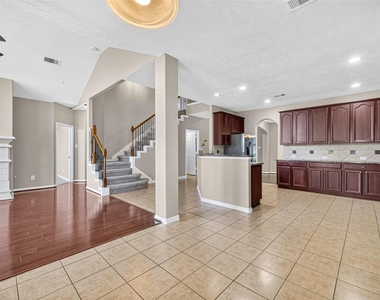 4507 Lakefront Terrace Drive - Photo Thumbnail 8