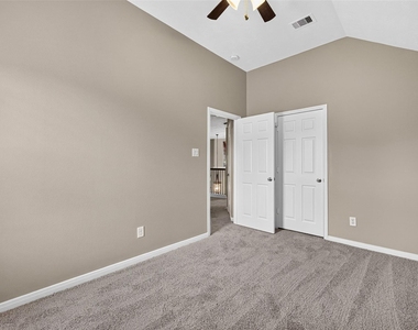 4507 Lakefront Terrace Drive - Photo Thumbnail 22