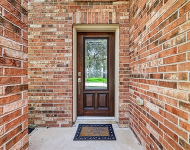 4507 Lakefront Terrace Drive - Photo Thumbnail 2