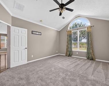 4507 Lakefront Terrace Drive - Photo Thumbnail 9
