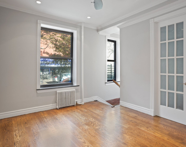 124 East 24th Street - Photo Thumbnail 4