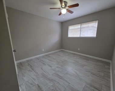6607 Pouter Drive - Photo Thumbnail 4
