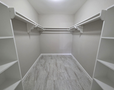 6607 Pouter Drive - Photo Thumbnail 9