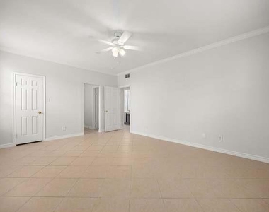2255 Braeswood Park Drive - Photo Thumbnail 14