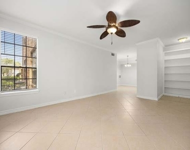 2255 Braeswood Park Drive - Photo Thumbnail 9