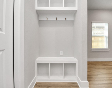 21034 Shore Oak Drive - Photo Thumbnail 7