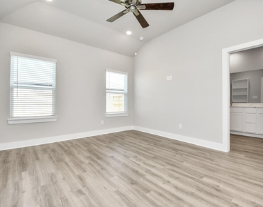 21034 Shore Oak Drive - Photo Thumbnail 3