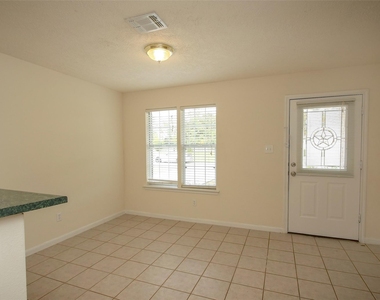 1210 Robert Street - Photo Thumbnail 20