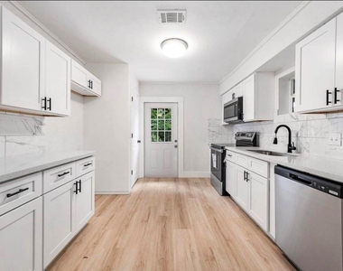 1305 Winchester Dr - Photo Thumbnail 6