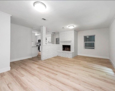 1305 Winchester Dr - Photo Thumbnail 4