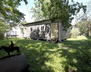 303 Northwood Street - Photo Thumbnail 29