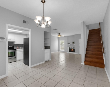 11710 Southlake Drive - Photo Thumbnail 8