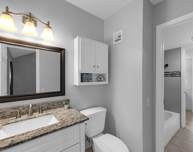 11710 Southlake Drive - Photo Thumbnail 13