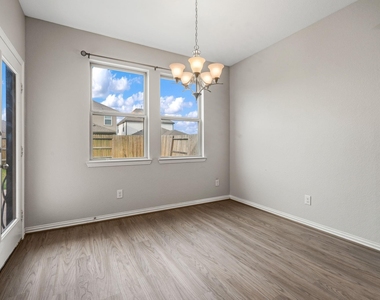 12806 Crombie Drive - Photo Thumbnail 4