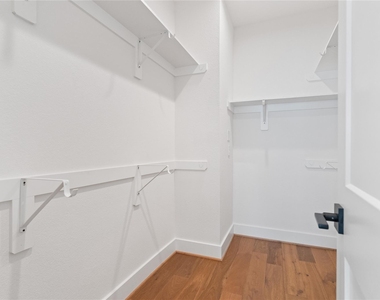 1116 Hogan Street - Photo Thumbnail 12