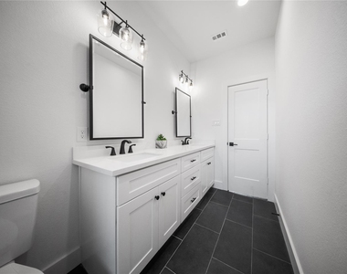 1116 Hogan Street - Photo Thumbnail 13