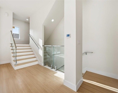 4216 Dreyfus Street - Photo Thumbnail 16