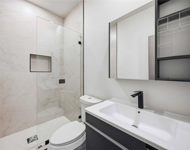 4216 Dreyfus Street - Photo Thumbnail 9