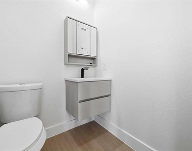 4216 Dreyfus Street - Photo Thumbnail 8