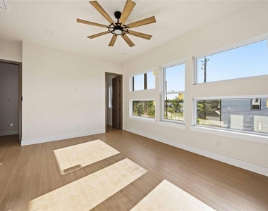 4216 Dreyfus Street - Photo Thumbnail 12
