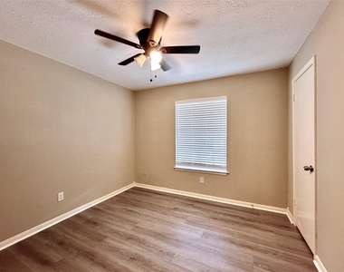 3439 Aspen Bend Drive - Photo Thumbnail 20