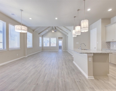 4203 Maple Glen Drive - Photo Thumbnail 5