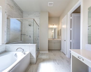 4203 Maple Glen Drive - Photo Thumbnail 14