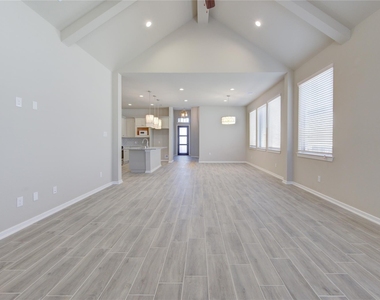 4203 Maple Glen Drive - Photo Thumbnail 8