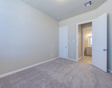 4203 Maple Glen Drive - Photo Thumbnail 18