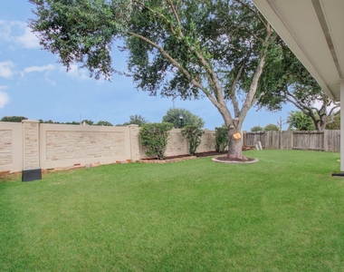 2311 Meadow Briar Drive - Photo Thumbnail 36