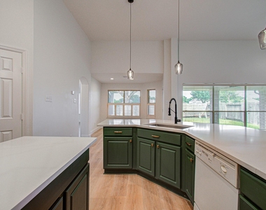 2311 Meadow Briar Drive - Photo Thumbnail 12