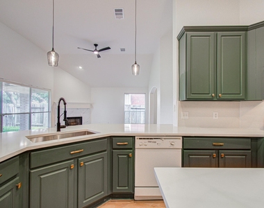 2311 Meadow Briar Drive - Photo Thumbnail 16