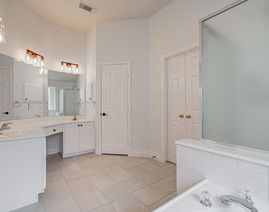 2311 Meadow Briar Drive - Photo Thumbnail 24