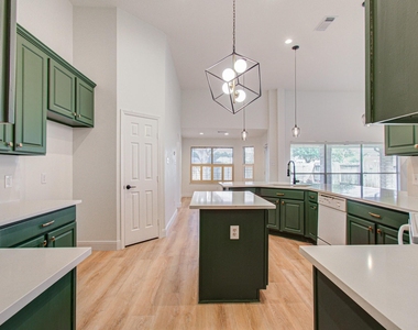 2311 Meadow Briar Drive - Photo Thumbnail 11