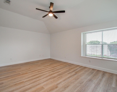 2311 Meadow Briar Drive - Photo Thumbnail 21