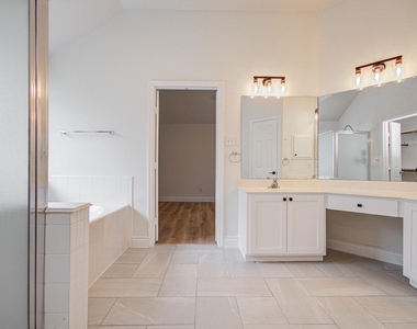 2311 Meadow Briar Drive - Photo Thumbnail 25