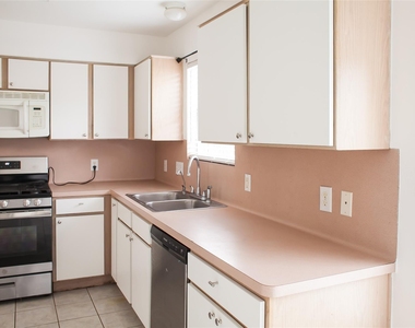 8910 Sage Place - Photo Thumbnail 9