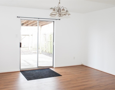 8910 Sage Place - Photo Thumbnail 6