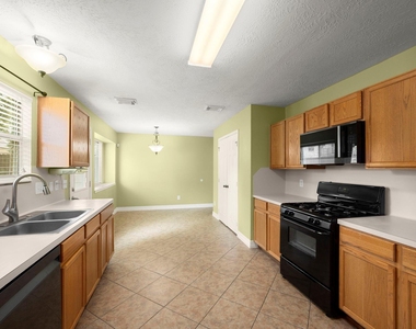 8723 Creek Willow Drive - Photo Thumbnail 9